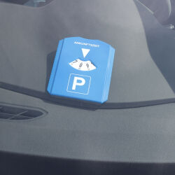 Parkscheibe + Nothammer + Auto Verbandskasten