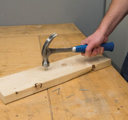 Geschmiedeter Klauenhammer 454 g