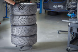 Felgenbaum fahrbar für 4 Felgen bis 225 mm Breite