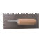 Zahnkelle 280 x 120 mm mit 6 mm Zahnung und Holzgriff