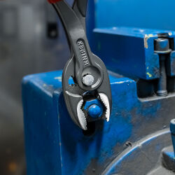 KNIPEX 82 02 200 TwinGrip Frontgreifzange 200 mm mit Kunststoff überzogen