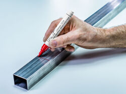 Pica Lackmarker 2-4mm mit Rundspitze Schwarz