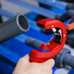 KNIPEX DPT50 Rohrabschneider aus dickwandigem Kunststoff bis 50 mm