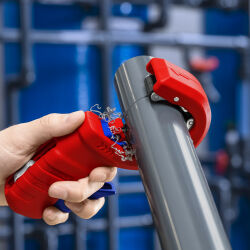KNIPEX DPT50 Rohrabschneider aus dickwandigem Kunststoff bis 50 mm