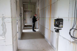 STABILA Kreuzlinien-Lot-Laser LAX 500 G Set ohne Akku und Ladegerät 5-tlg.