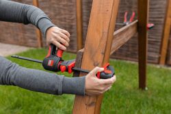 BESSEY Geschenkbox Einhandzwinge EZ360-15 mit Gravur inkl. Clippix XC1 Federzwinge & Zollstock | Exklusives personalisiertes Handwerker Geschenk