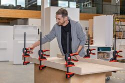 BESSEY Geschenkbox Einhandzwinge EZ360-15 mit Gravur inkl. Clippix XC1 Federzwinge & Zollstock | Exklusives personalisiertes Handwerker Geschenk