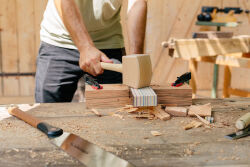 KIRSCHEN WOODWORKER Essentials Set 2 - Stechbeitelsatz 6-10-12-16-20-26 mm in Ledertasche + Holzhammer + Anreißmesser 1821000 | Gravur möglich