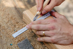 KIRSCHEN WOODWORKER Essentials Set 2 - Stechbeitelsatz 6-10-12-16-20-26 mm in Ledertasche + Holzhammer + Anreißmesser 1821000 | Gravur möglich